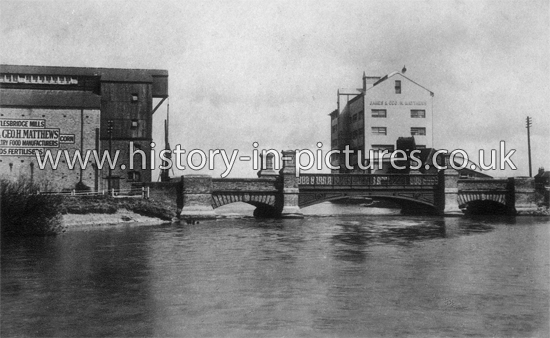 The River and Bridge, Battlesbridge, Essex. c.1930's